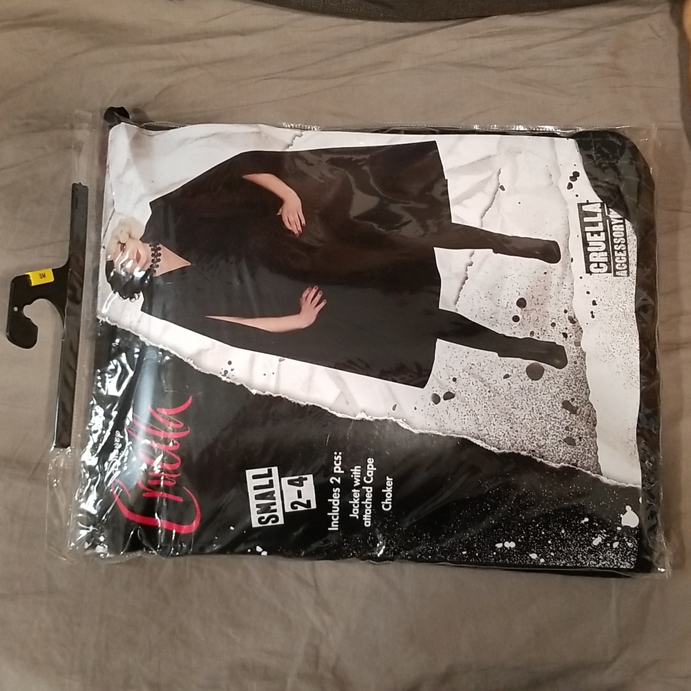 Disney Cruella costume NWT
